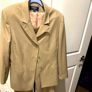 Jones Wear Pants Suit size 16